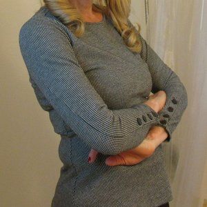 Ann Taylor Petites Grey n White Houndstooth Fleck Fitted Knit Top, size 4